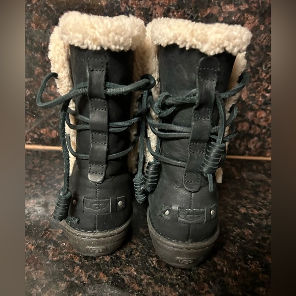 UGG “Akadia” Genuine Sheepskin Lace-Up Boots 9 - Picture 4 of 12